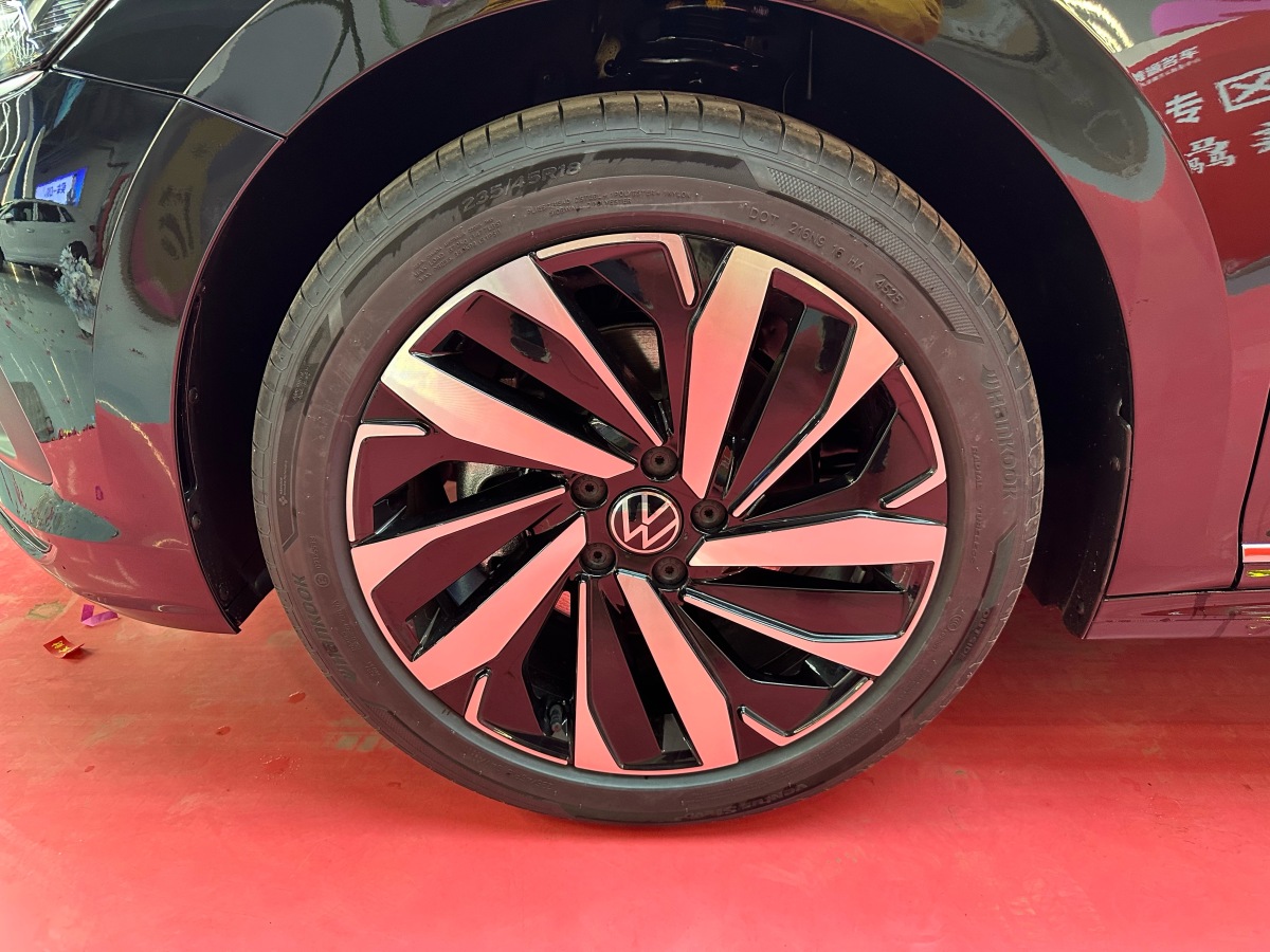 Volkswagen Passat 2026 صورة سيارة #13