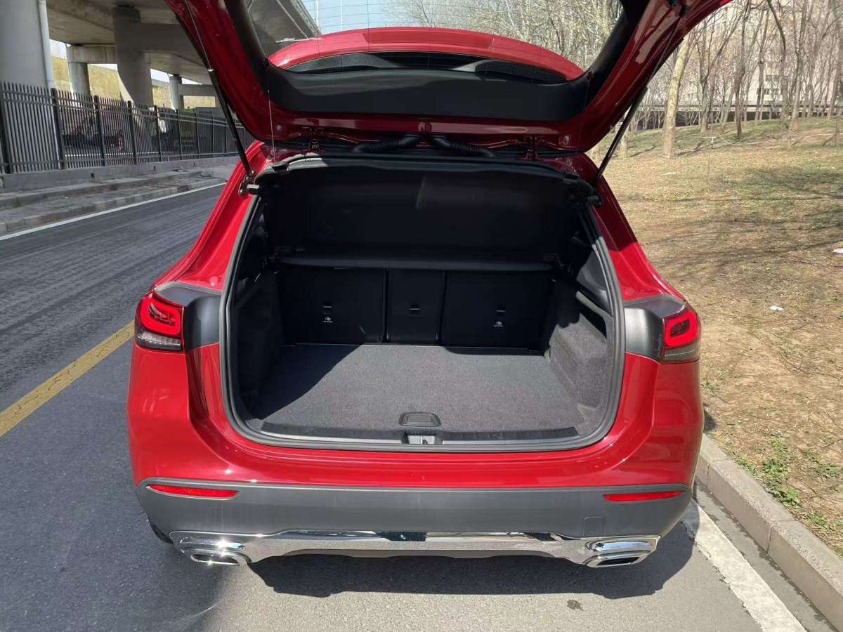 Mercedes-Benz GLA Class 2023 car image #13