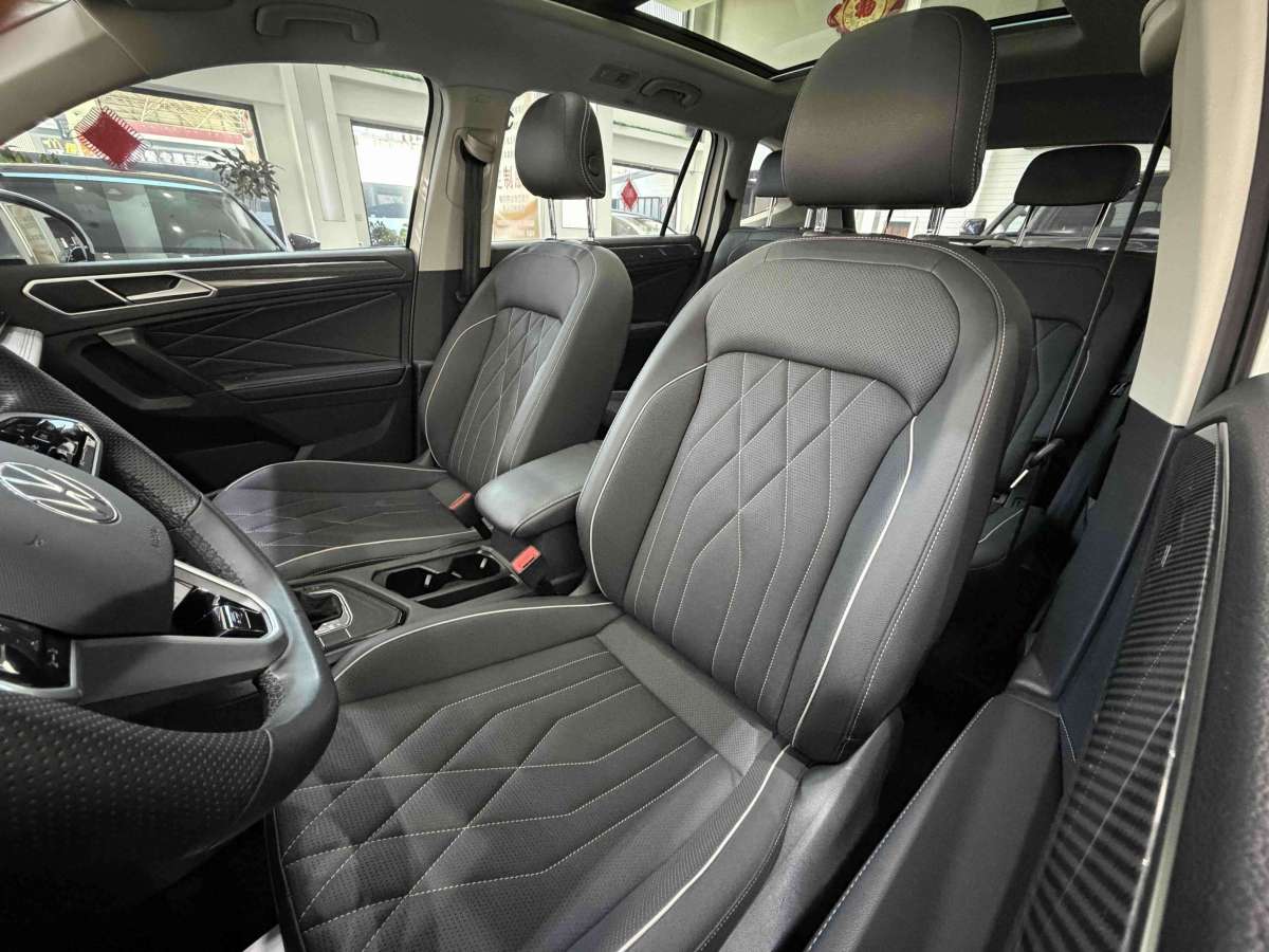 Volkswagen Tiguan L 2022 car image #13