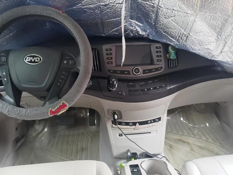 BYD e6 2015 #13 BYD e6 2015 car image #13