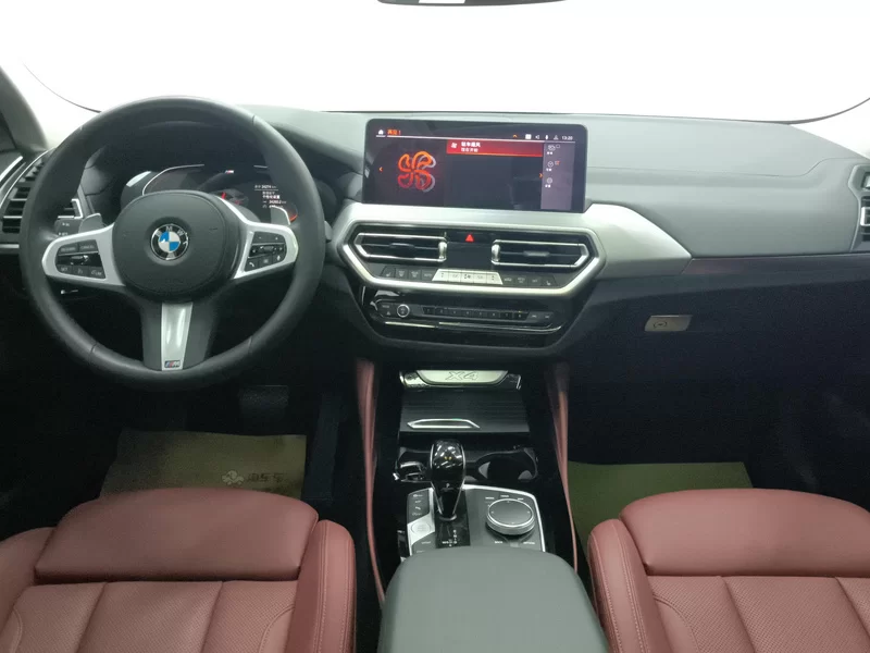 BMW X4 M40i 2024 car image #13