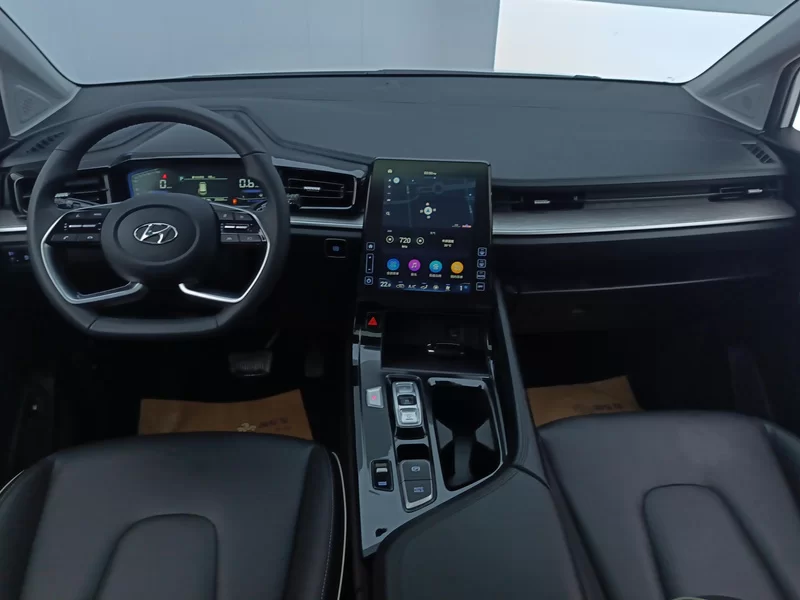 Hyundai Custo 2024 car image #13