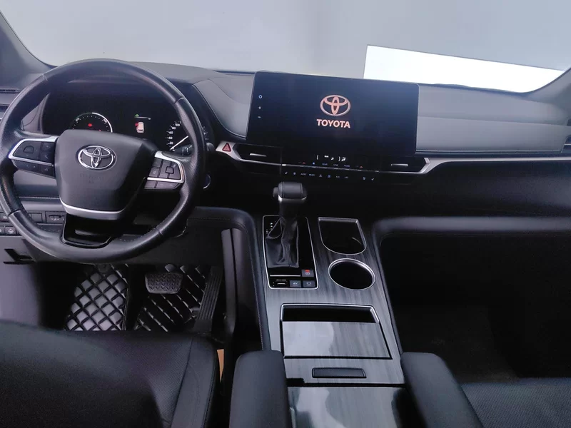 Toyota Sienna 2022 #13 Toyota Sienna 2022 car image #13