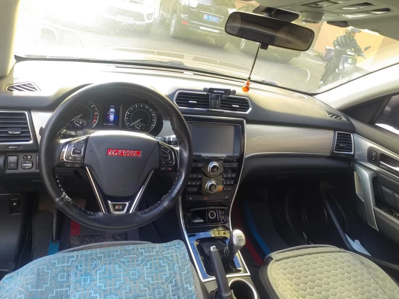 Haval H2 2015 car image #13