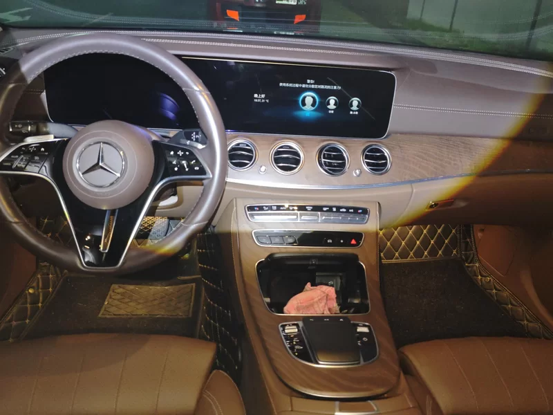 Mercedes-Benz E Class New Energy 2022 car image #13