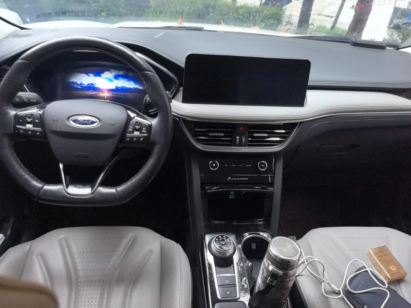 Ford Escape 2021 immagine di auto #13