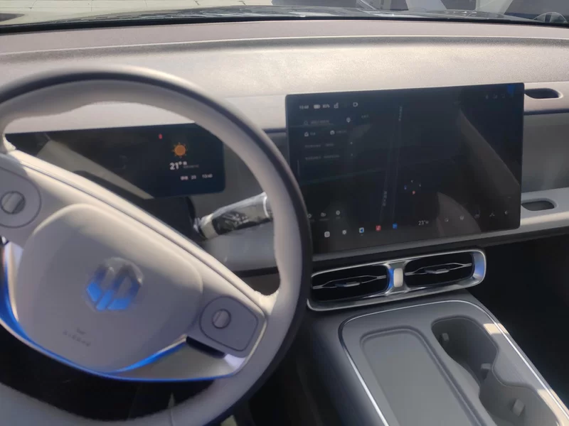 零跑汽车 零跑B01 2025 汽车图片 #13