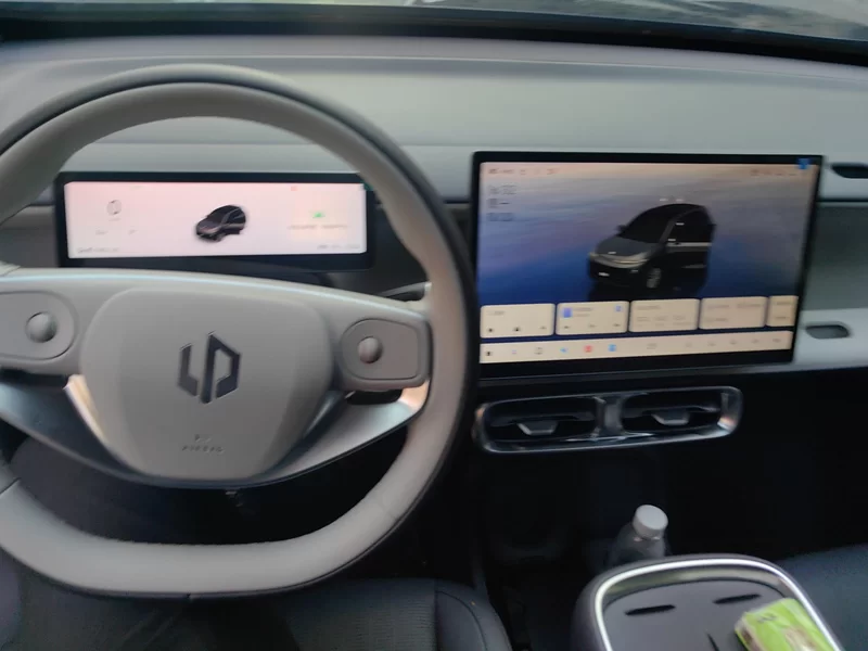 零跑汽车 零跑B10 2025 汽车图片 #13