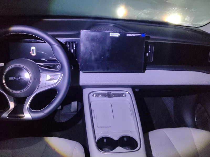 BYD Sea Lion 05 EV 2025 car image #13