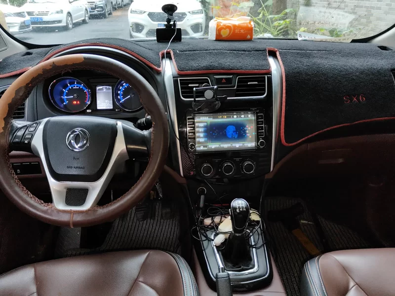 Forthing SX6 2016 #13 Forthing SX6 2016 car image #13