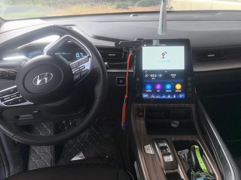 Hyundai Custo 2024 car image #13