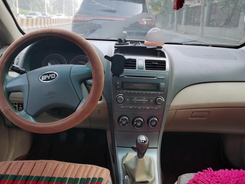 BYD L3 2013 car image #13