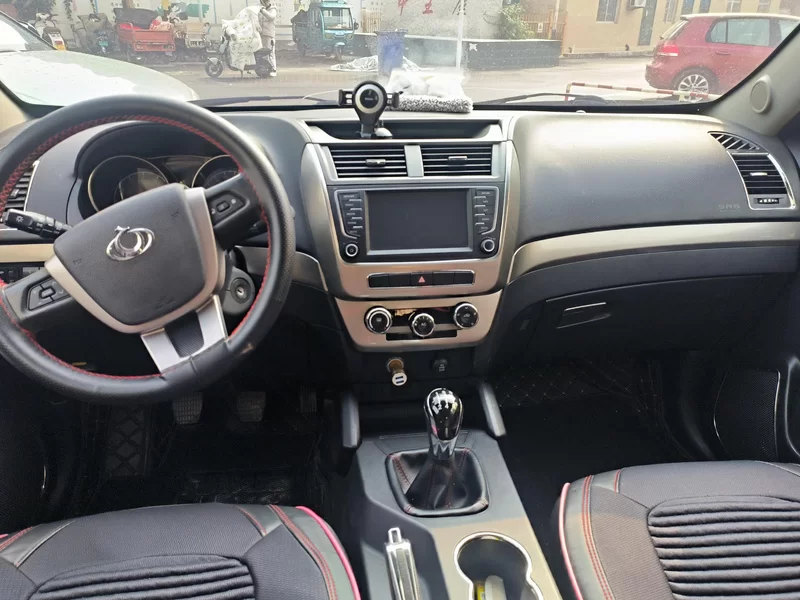 GEELY GX7 2015 car image #13