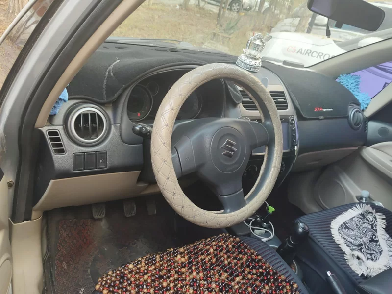 Suzuki SX4 Sedan 2012 image de voiture #13