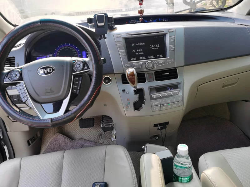 BYD M6 2015 #13 BYD M6 2015 car image #13