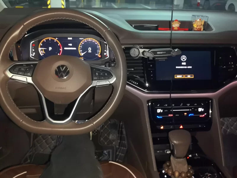 Volkswagen Viloran 2021 car image #13