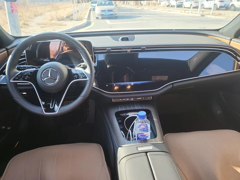 Mercedes-Benz E Class New Energy 2025 immagine di auto #13