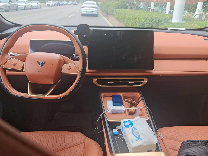 哪吒汽车 哪吒X 2024 汽车图片 #13