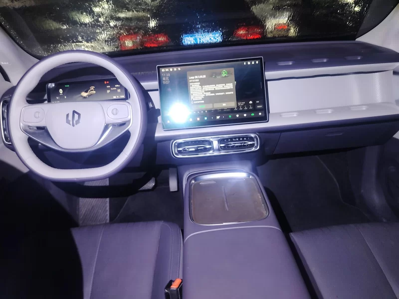 零跑汽车 零跑B10 2025 汽车图片 #13