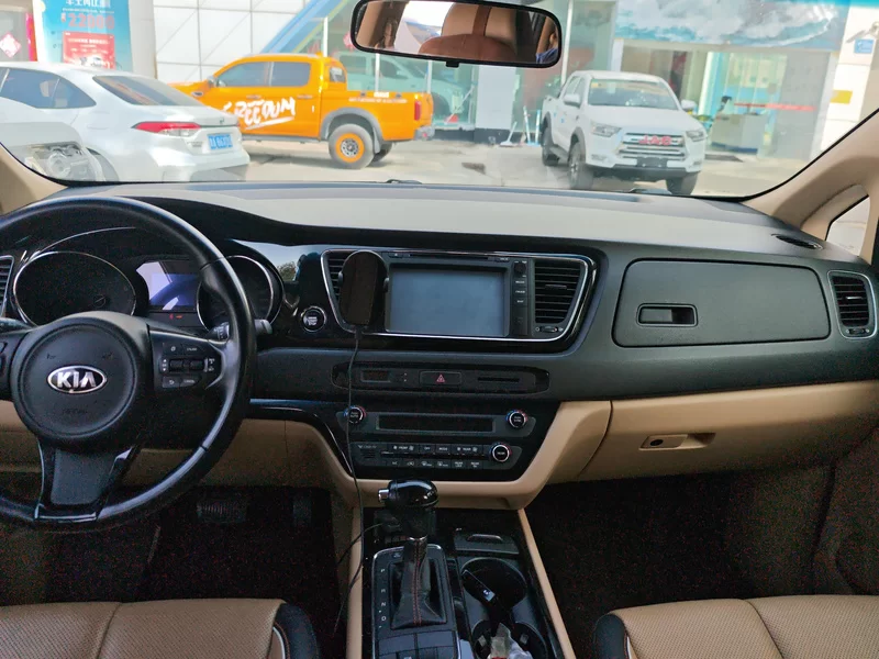 Kia Carnival (Imported) 2016 immagine di auto #13