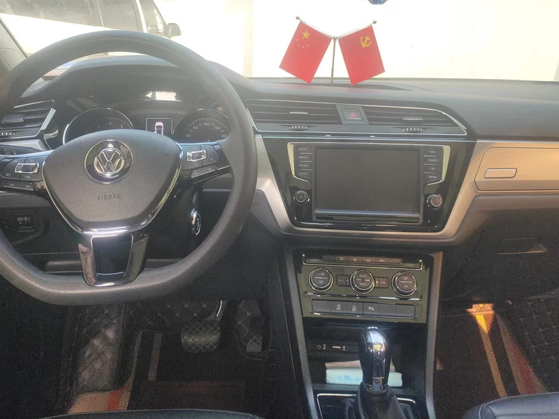 Volkswagen Touran 2018 #13 Volkswagen Touran 2018 car image #13