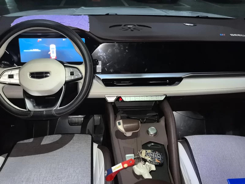 GEELY Tugella 2021 #13 GEELY Tugella 2021 car image #13