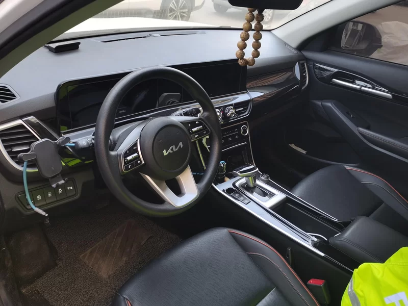 Kia Seltos 2023 car image #13