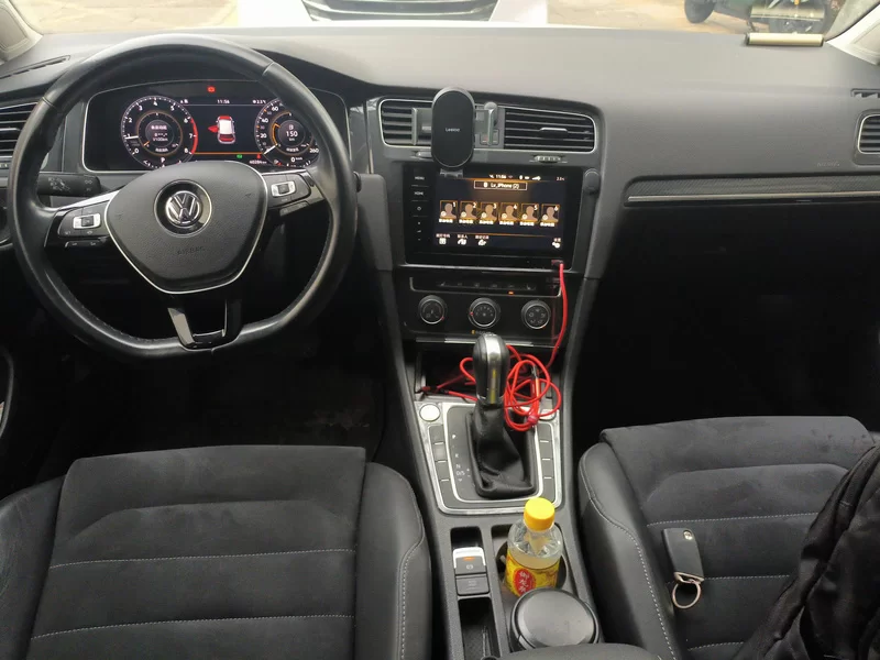 Volkswagen Golf 2020 car image #13