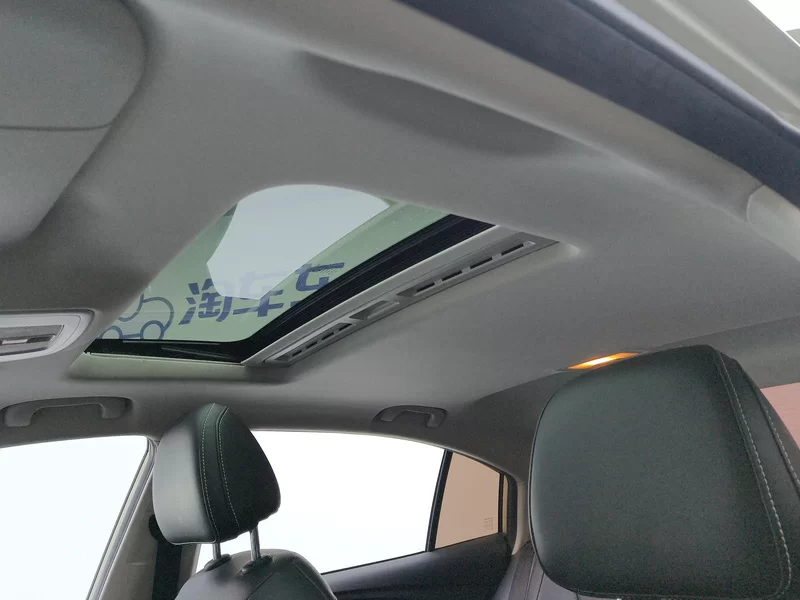 Roewe i5 2020 immagine di auto #13