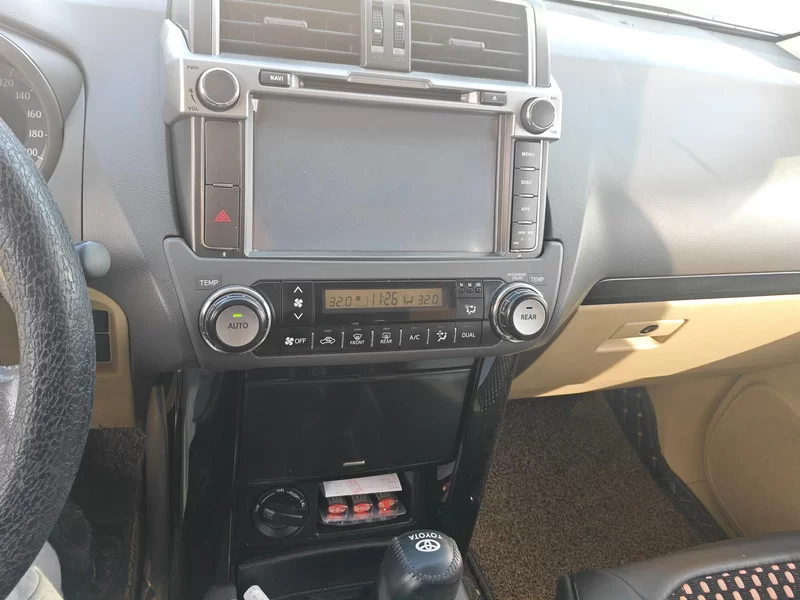 Toyota 2015 car image #13