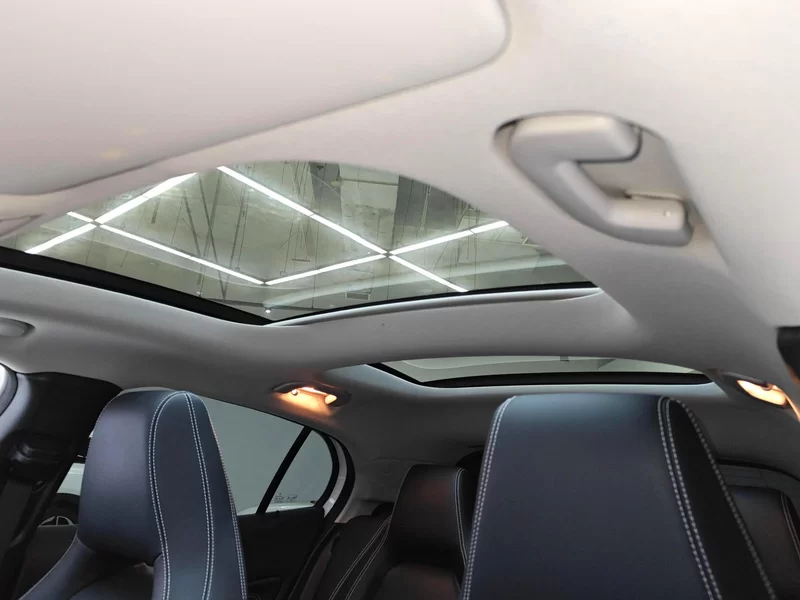 Mercedes-Benz GLA Class 2018 car image #13