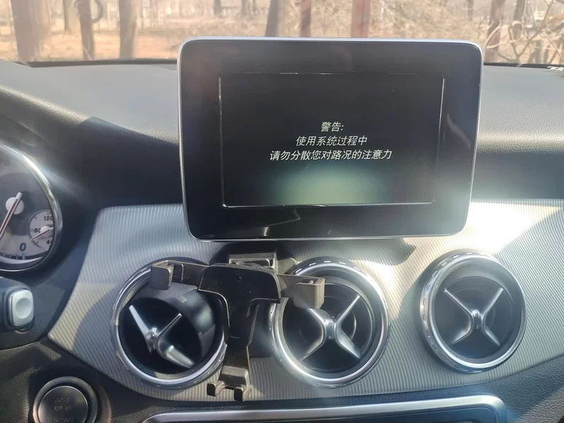 Mercedes-Benz GLA Class 2016 car image #13