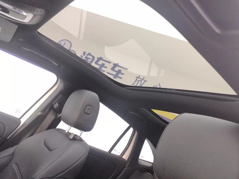 Mercedes-Benz GLA Class 2023 car image #13