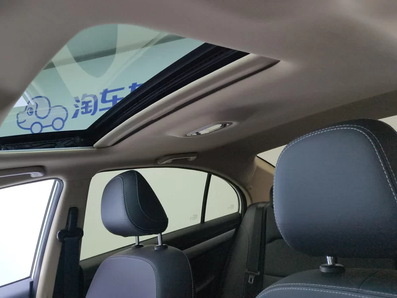 GEELY Emgrand 2019 car image #13