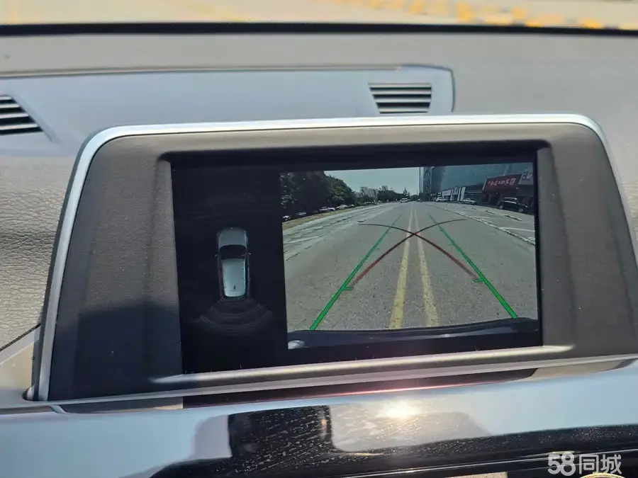 BMW i5 M60 2017 car image #13