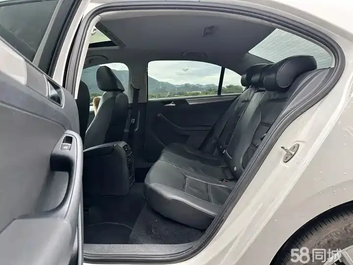 Volkswagen Sagitar 2014 immagine di auto #13