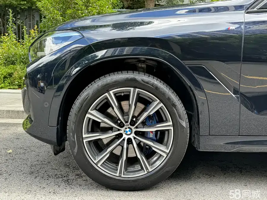 BMW X6 2023 car image #13