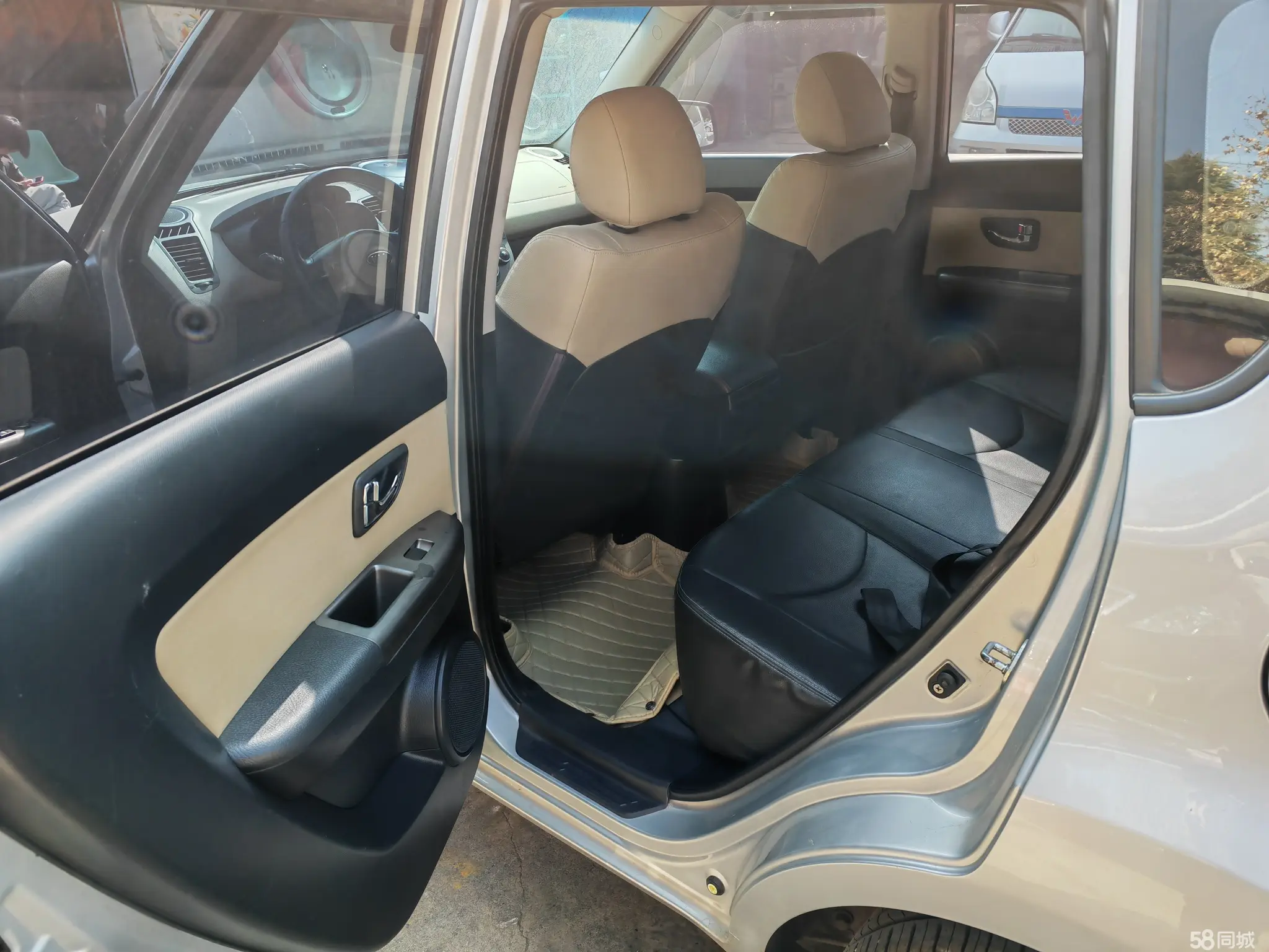 起亚 秀尔 2011 汽车图片 #13