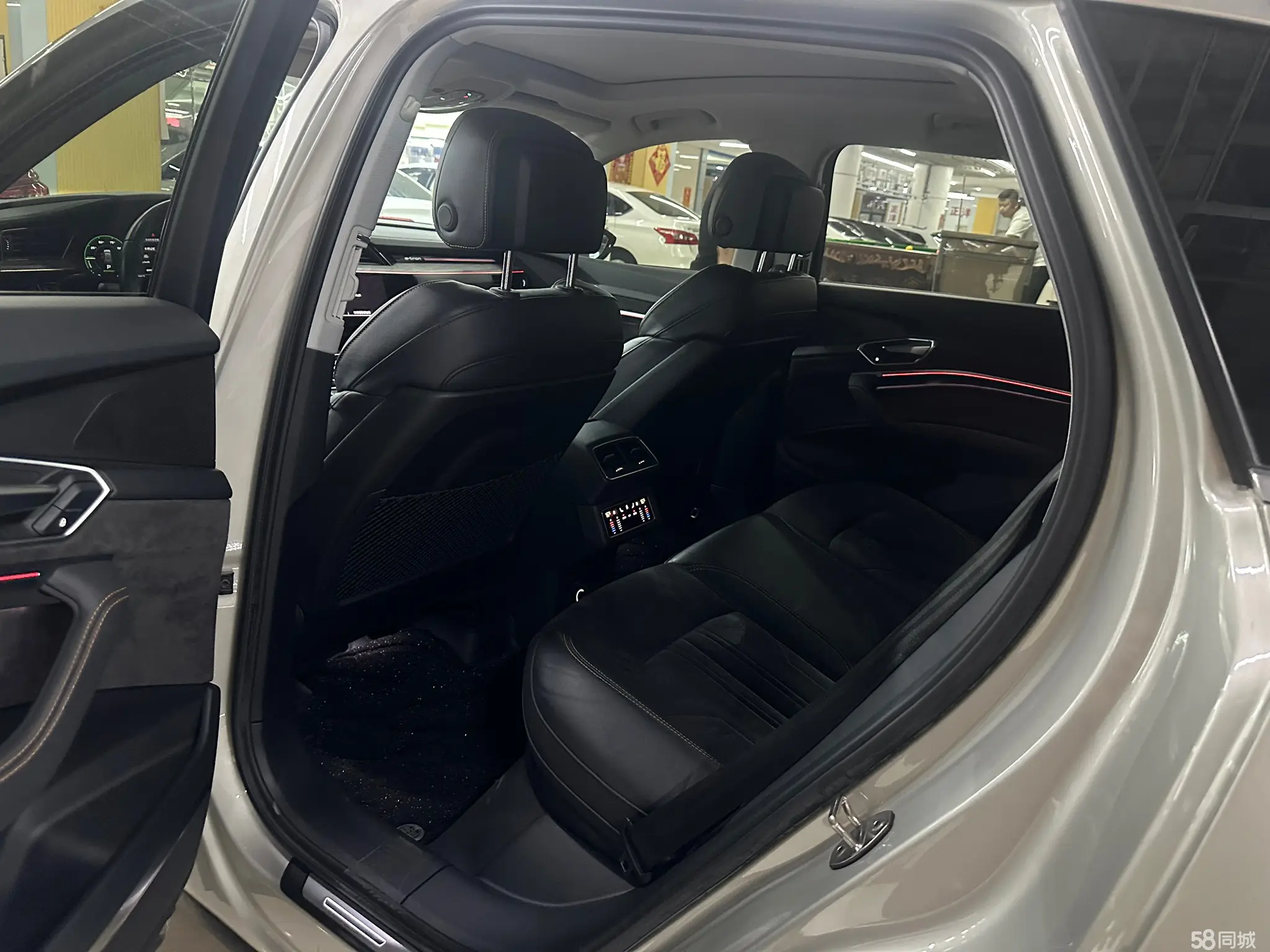 Mercedes-Benz SLK AMG 2022 #13 Mercedes-Benz SLK AMG 2022 صورة سيارة #13