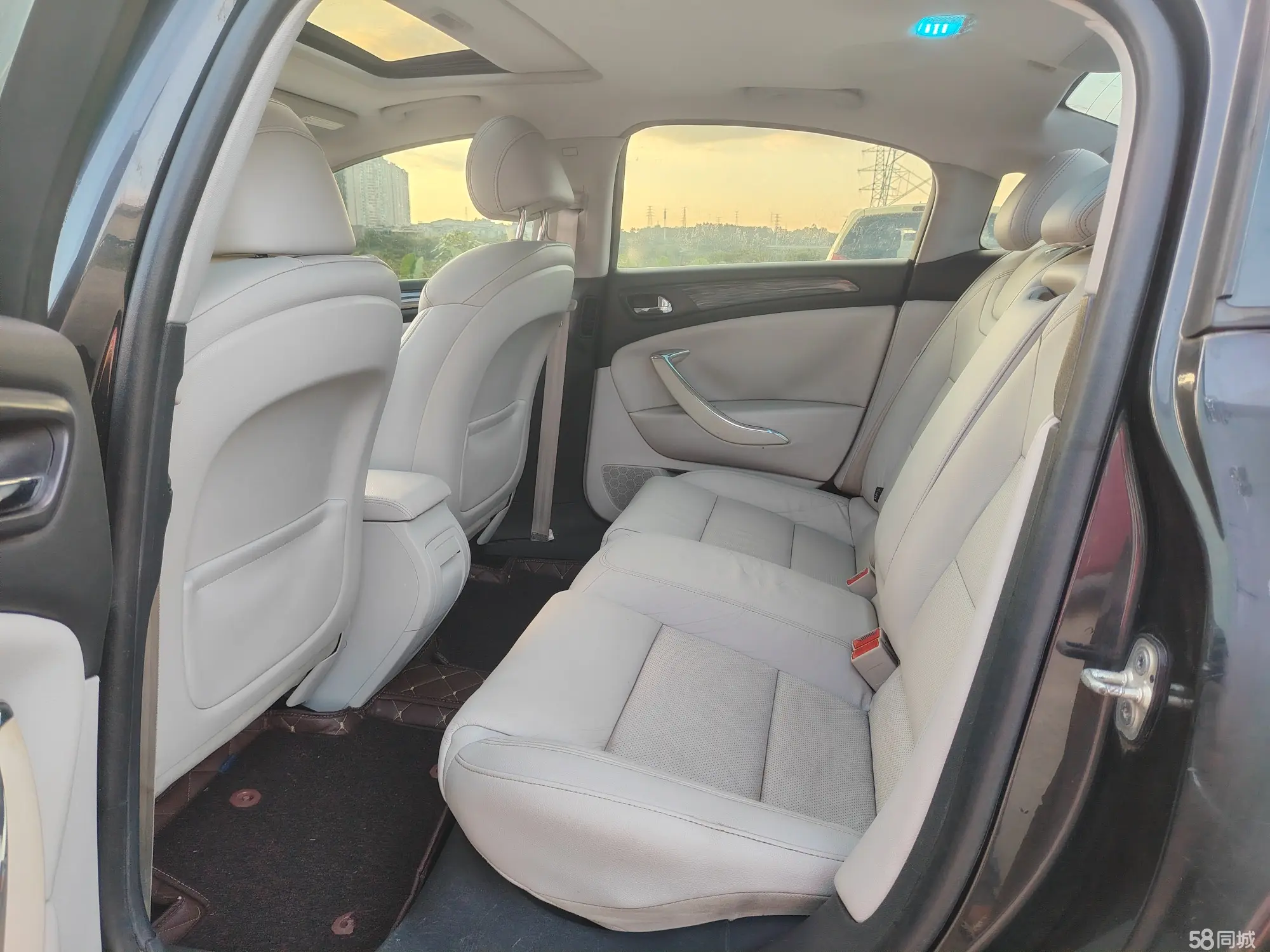 Citroen C5 2012 car image #13