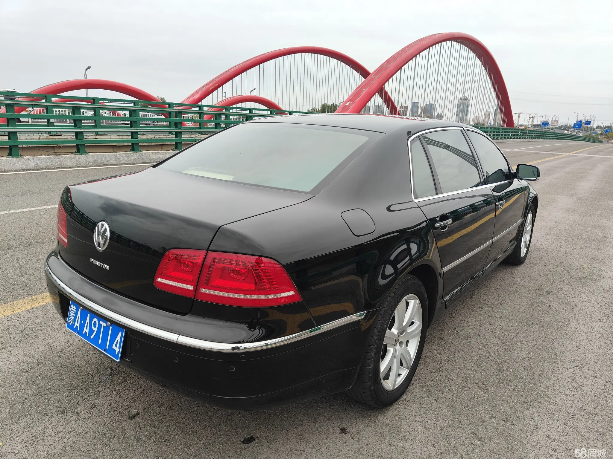 Volkswagen Pheaton 2011 immagine di auto #13