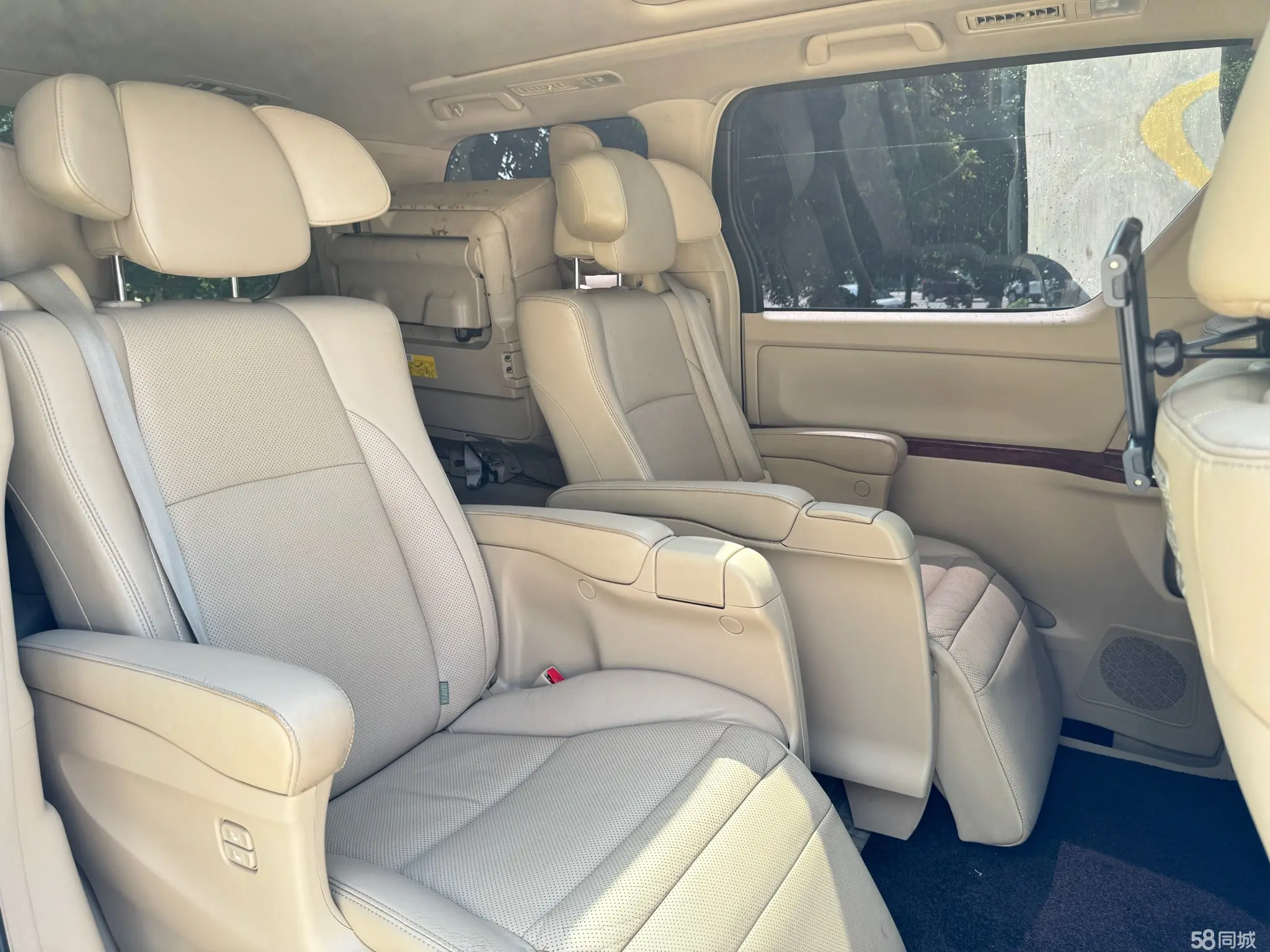 丰田 埃尔法 2011 汽车图片 #13