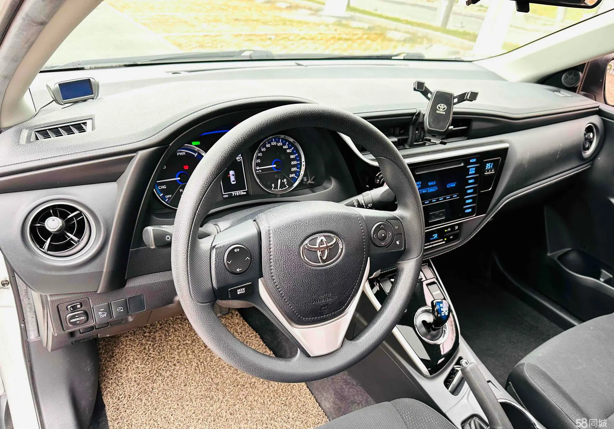 Toyota Corolla Hybird E+ 2019 immagine di auto #13