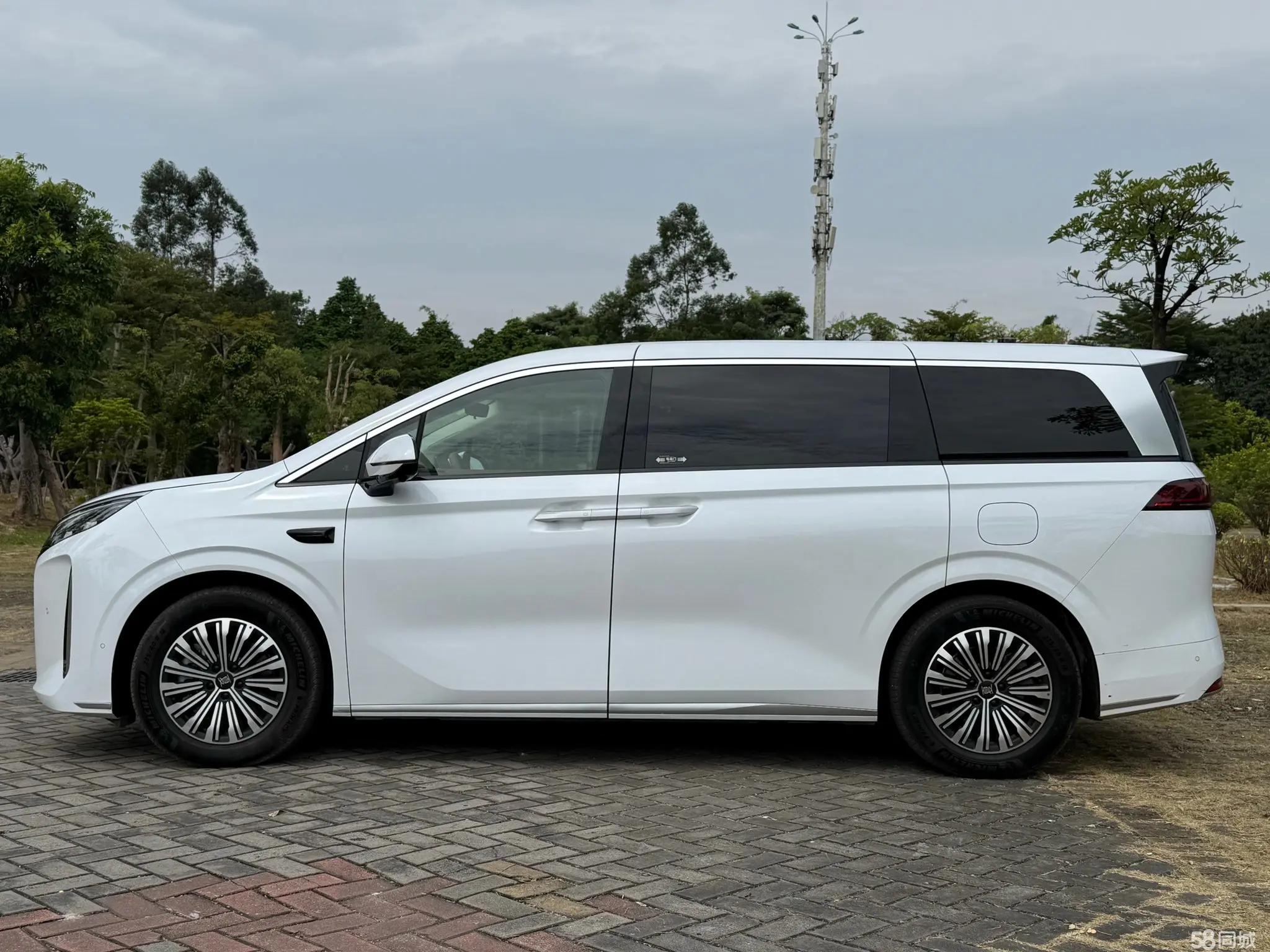 BYD Xia 2024 car image #13