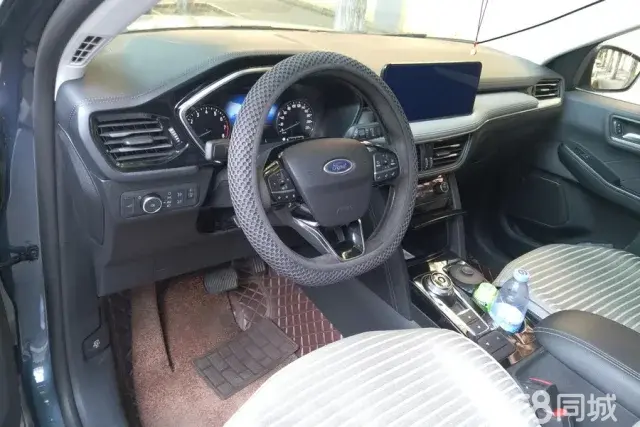 Ford Escape 2023 immagine di auto #13