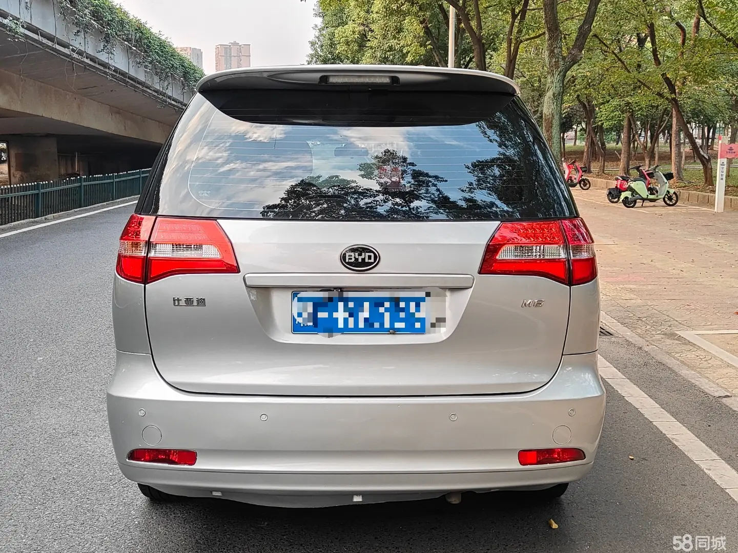 BYD M6 2016 изображение автомобиля #13