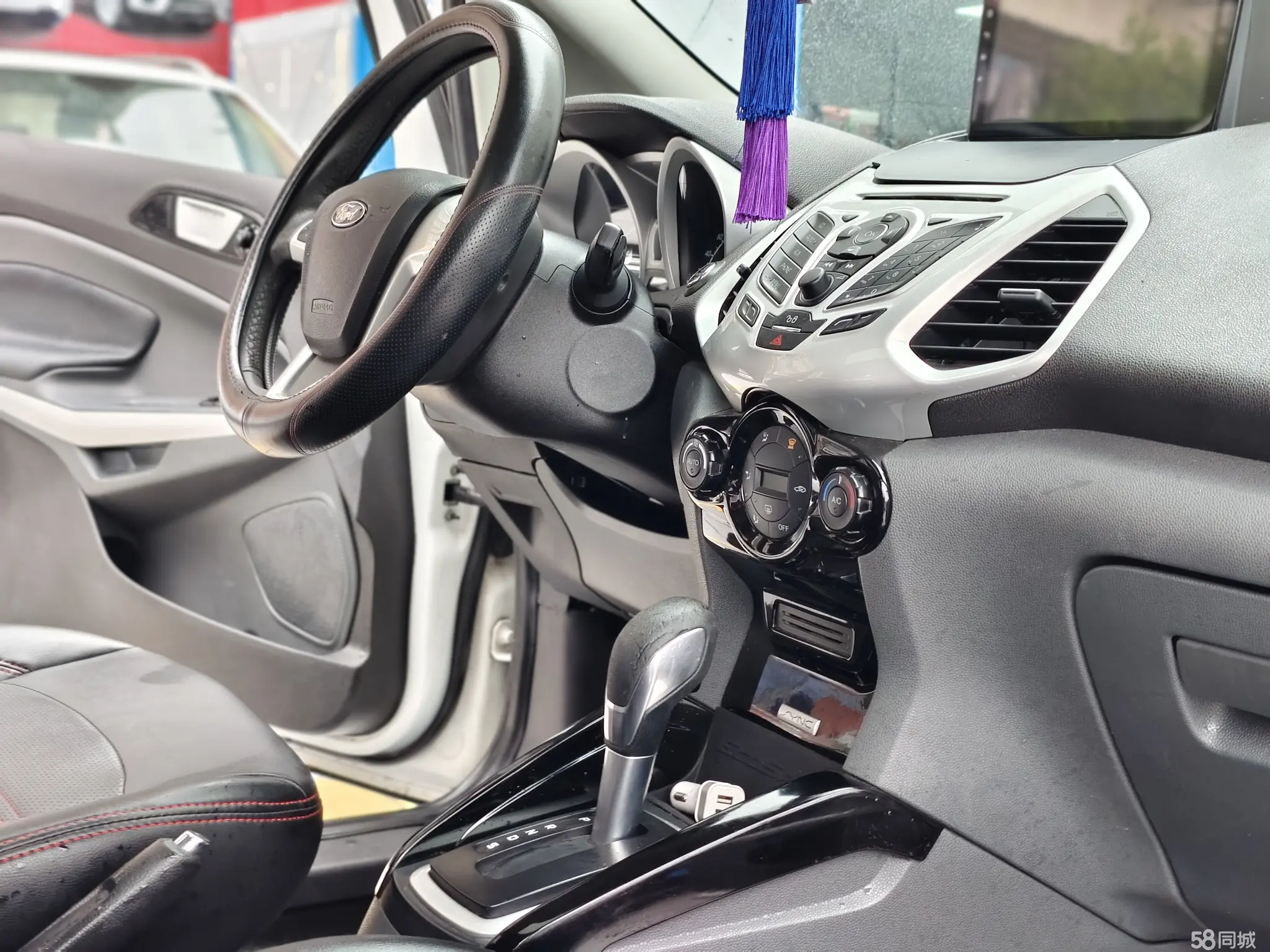 Ford EcoSport 2016 изображение автомобиля #13