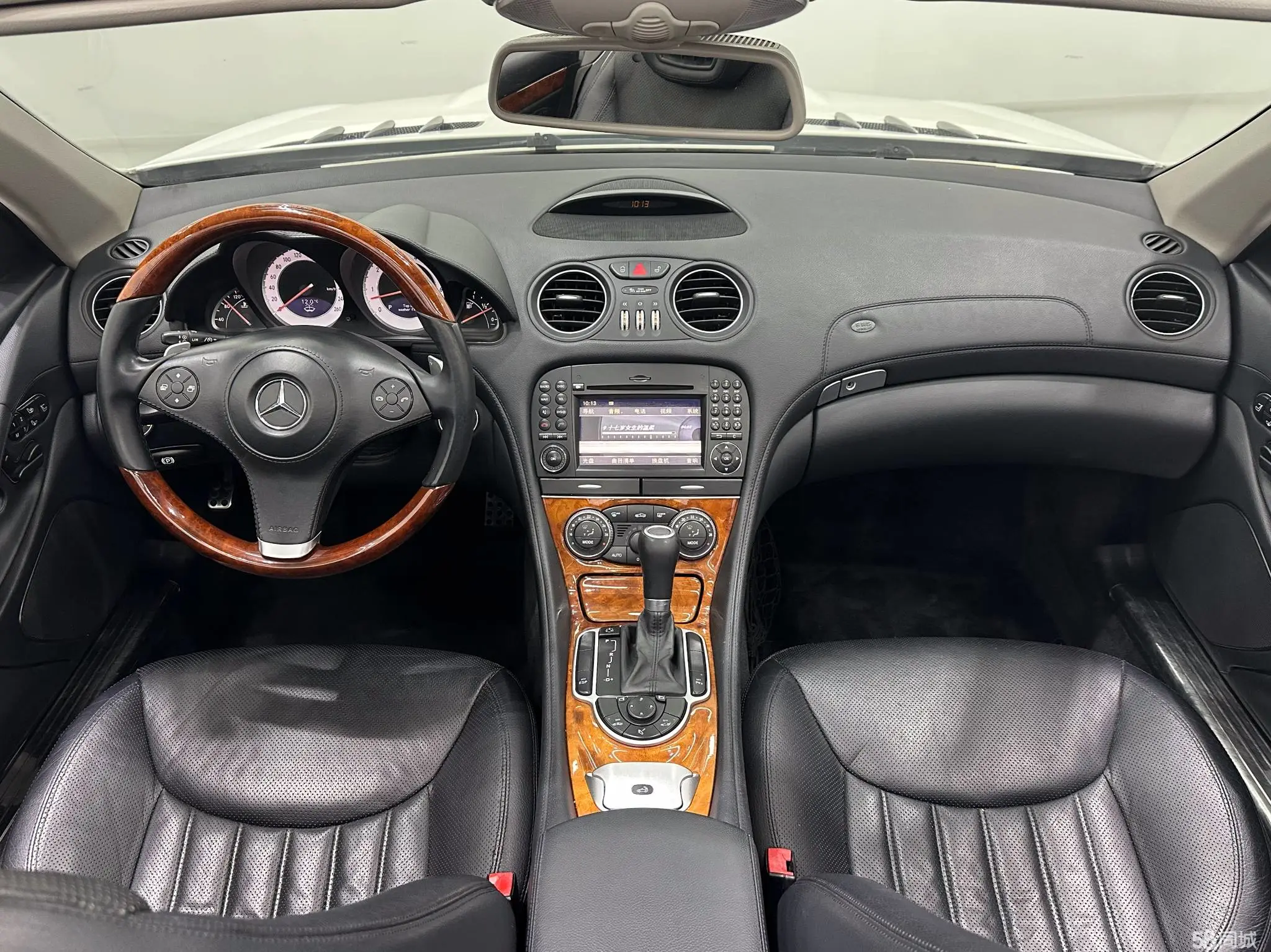 Mercedes-Benz SL Class 2010 car image #13