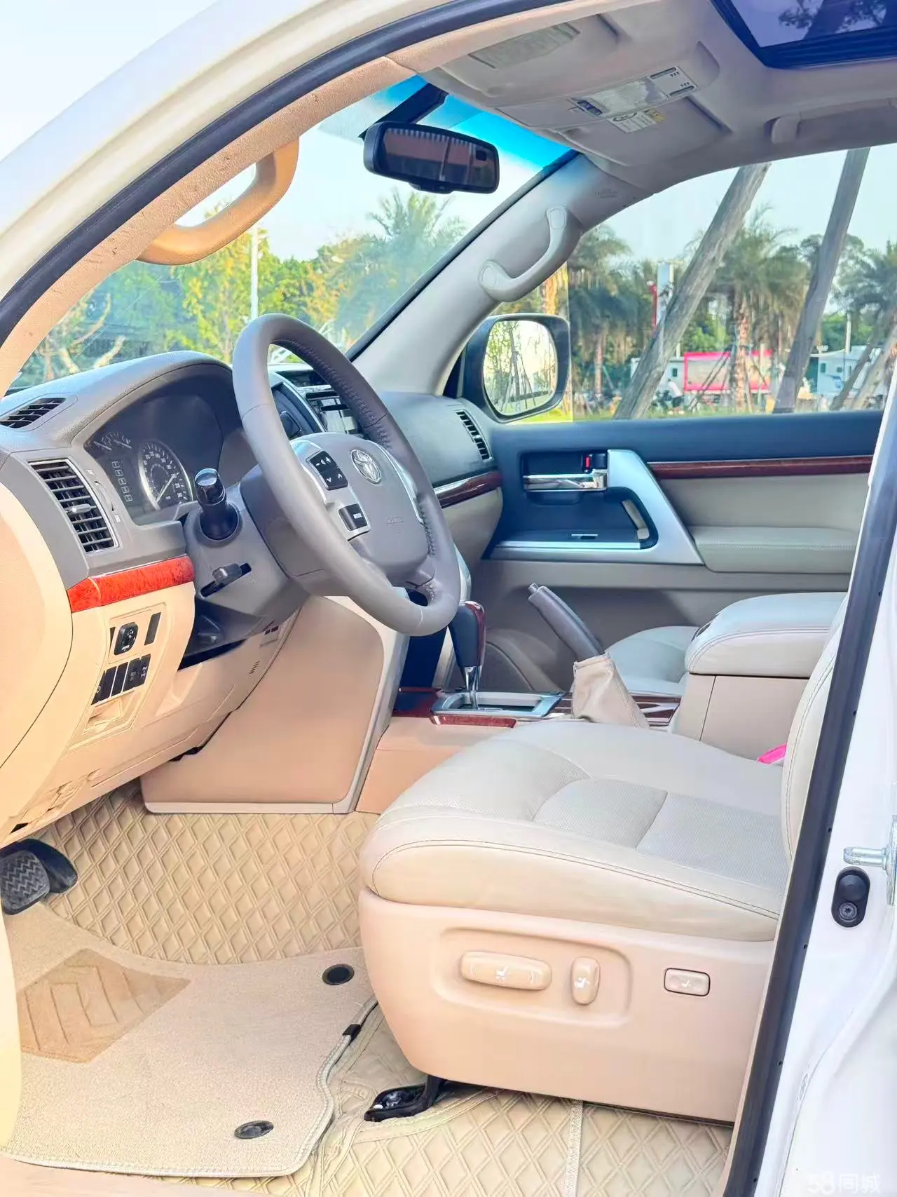 Toyota Land Cruiser 2014 car image #13