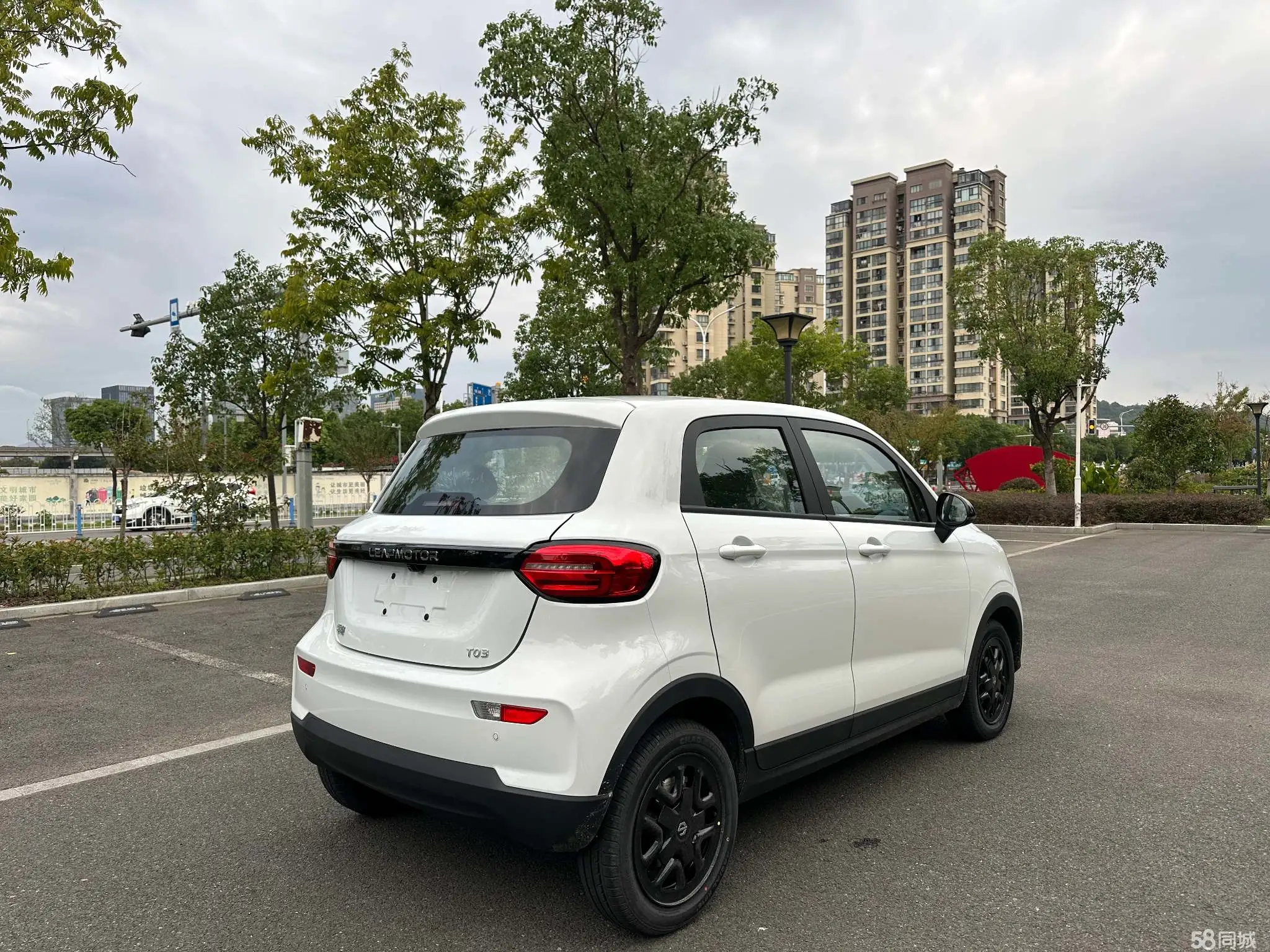 零跑汽车 零跑T03 2025 汽车图片 #13